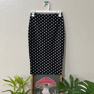 ✨4 for $15✨ SHEIN Black and White Polka Dot Pencil Skirt